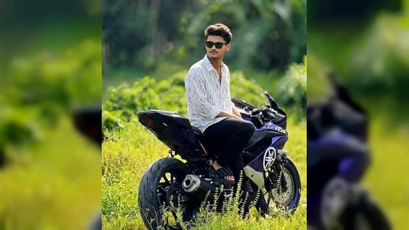 মোটরসাইকেল থেকে ছিটকে পড়ে ট্রাকচাপায় মাদ্রাসা শিক্ষার্থী নিহত
